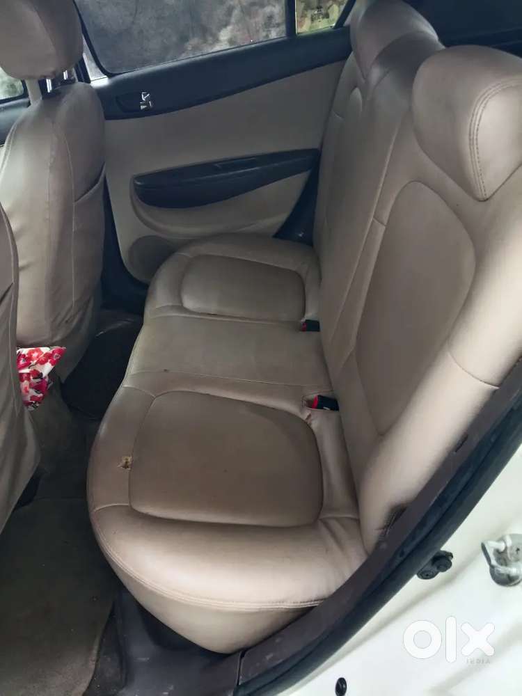 2012 Hyundai I20 Magna At Charon Tyre Nahin Hai Alloy Wheel Tab Screen