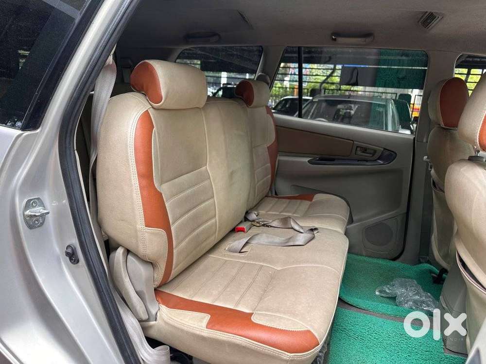 Toyota Innova 2.5 G (diesel) 8 Seater, 2013, Diesel