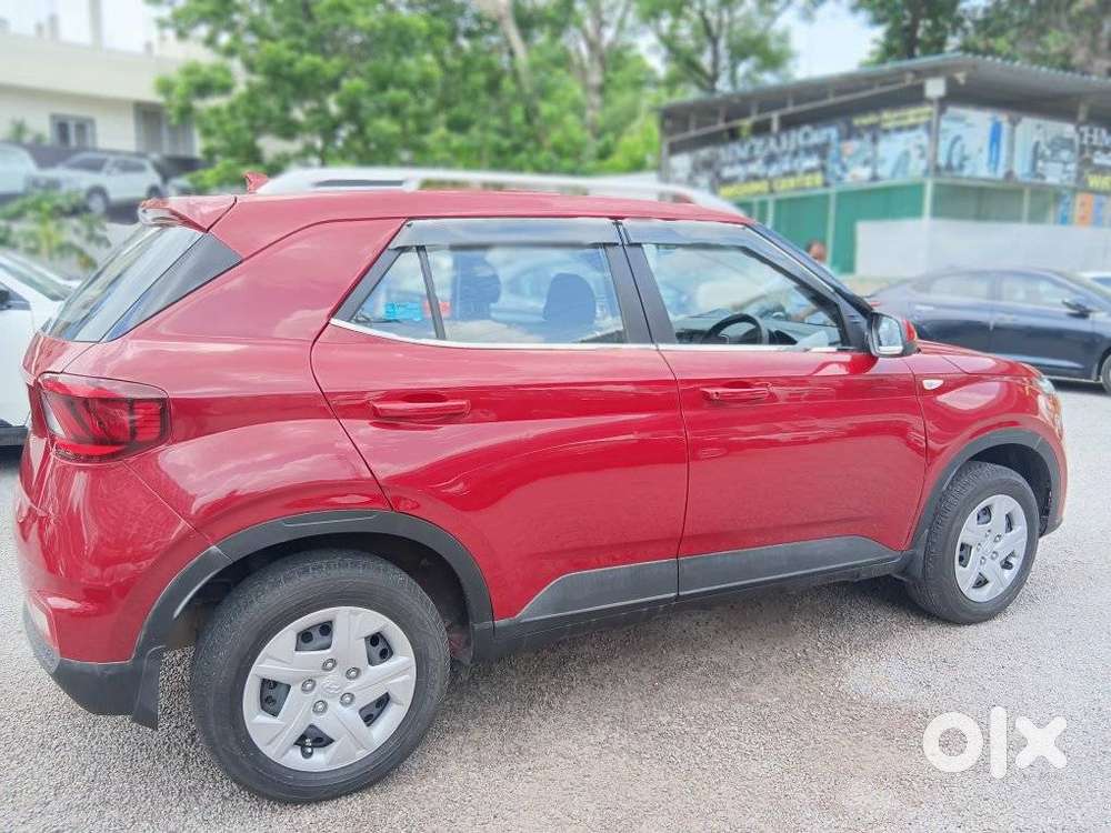 Hyundai Venue 1.2 S (o), 2022, Petrol