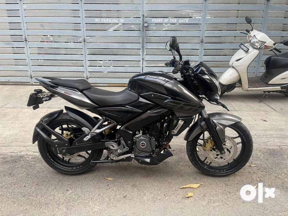 pulsar 200 bs4