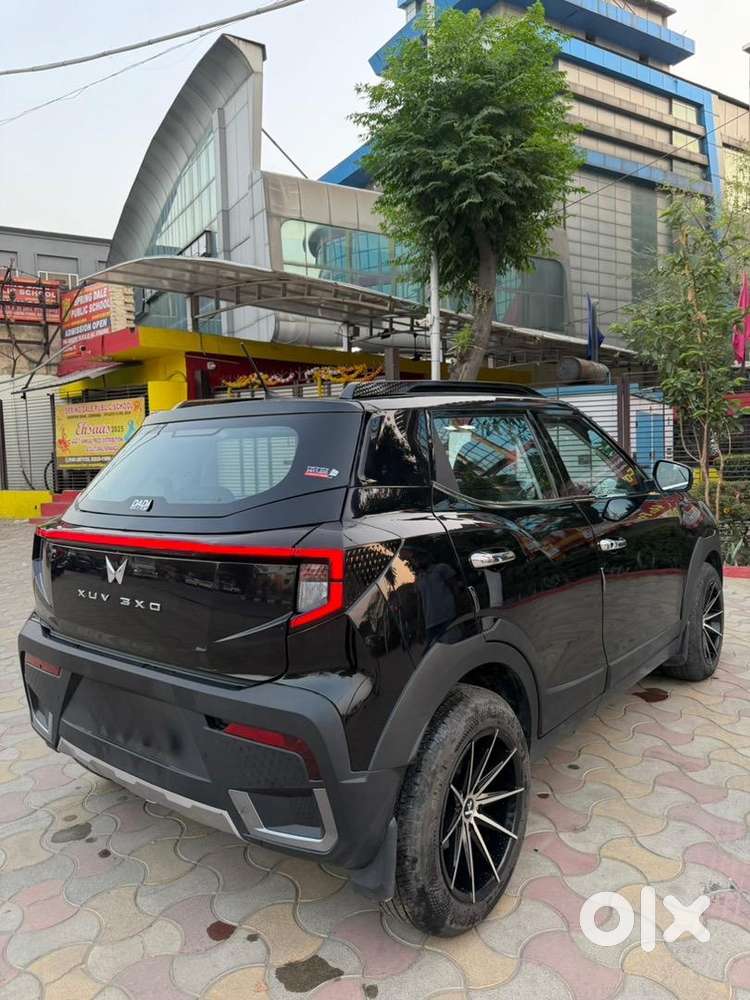 Mahindra Xuv 3xo 2024 December  Petrol 13000 Km Driven