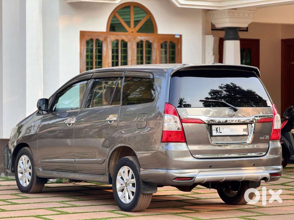 Toyota Innova 2.5 G (diesel) 8 Seater Bs Iv, 2014, Diesel