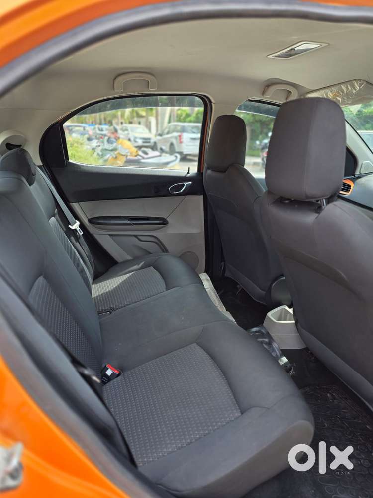 Tata Tiago Xza, 2018, Petrol
