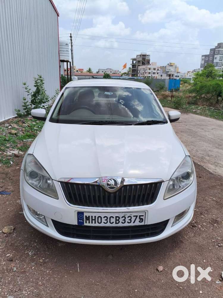 Skoda Rapid Elegance Petrol 2016 Year