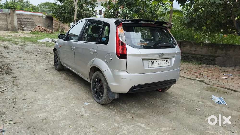 Ford Figo Petrol Titanium 2012