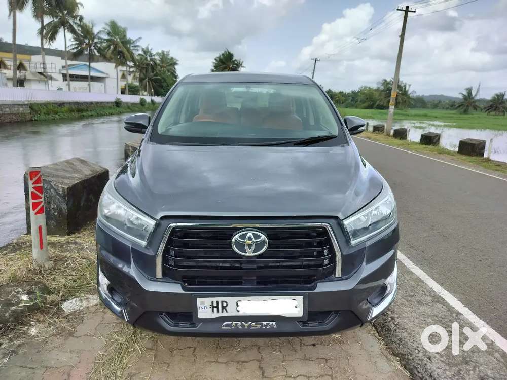 Toyota Innova Crysta G 8 Diesel 2016