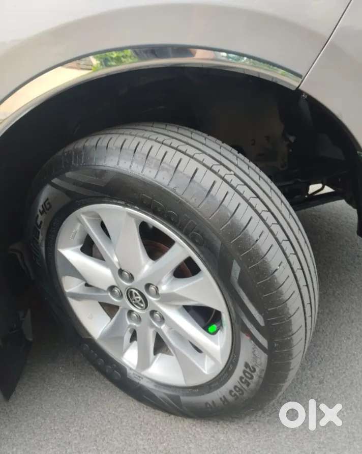 Toyota Innova Crysta [2020-ongoing] 2.4 Gx 8 Str, 2017, Diesel