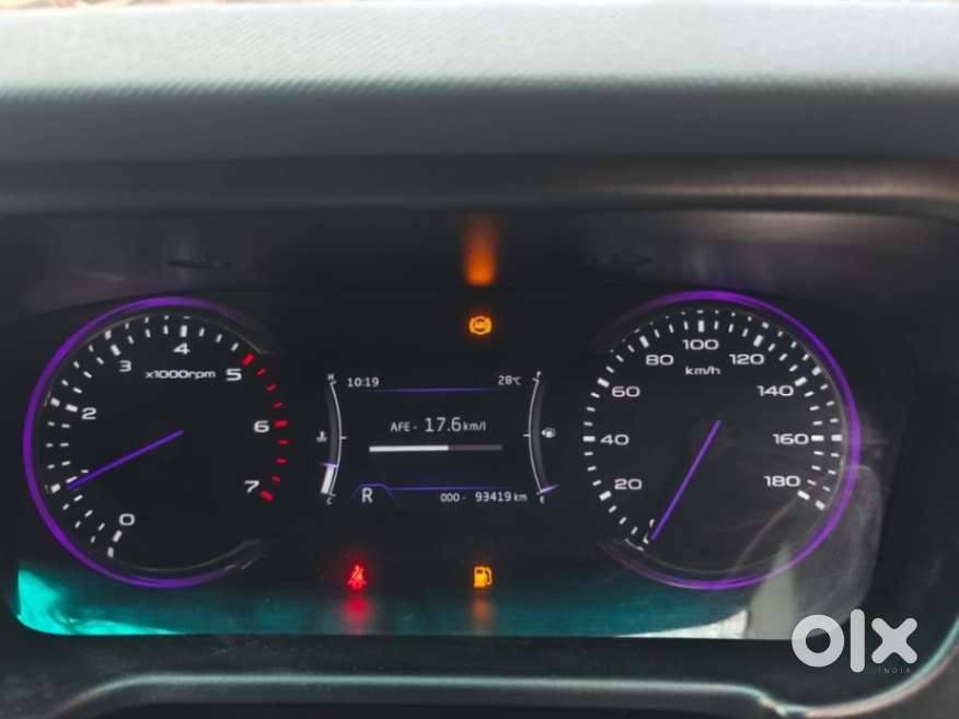 Mahindra Marazzo M8, 2020, Diesel