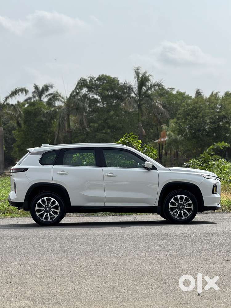 Maruti Suzuki Grand Vitara 1.5 Alpha Plus Intelligent Hybrid Ecvt, 2..