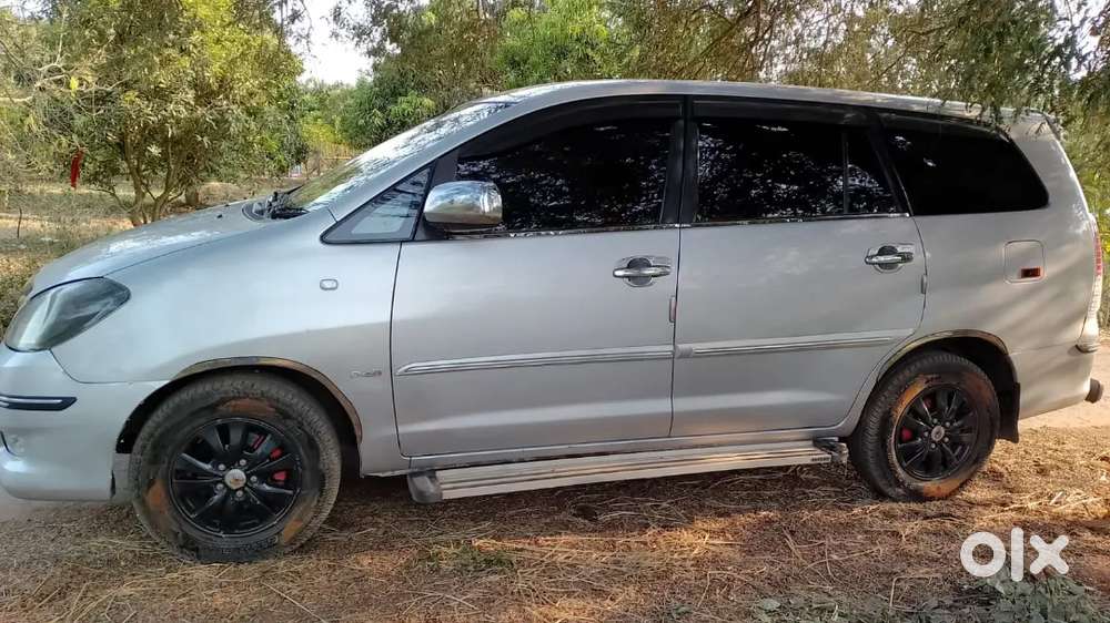 Toyota Innova 2013 Diesel 240000 Km Driven