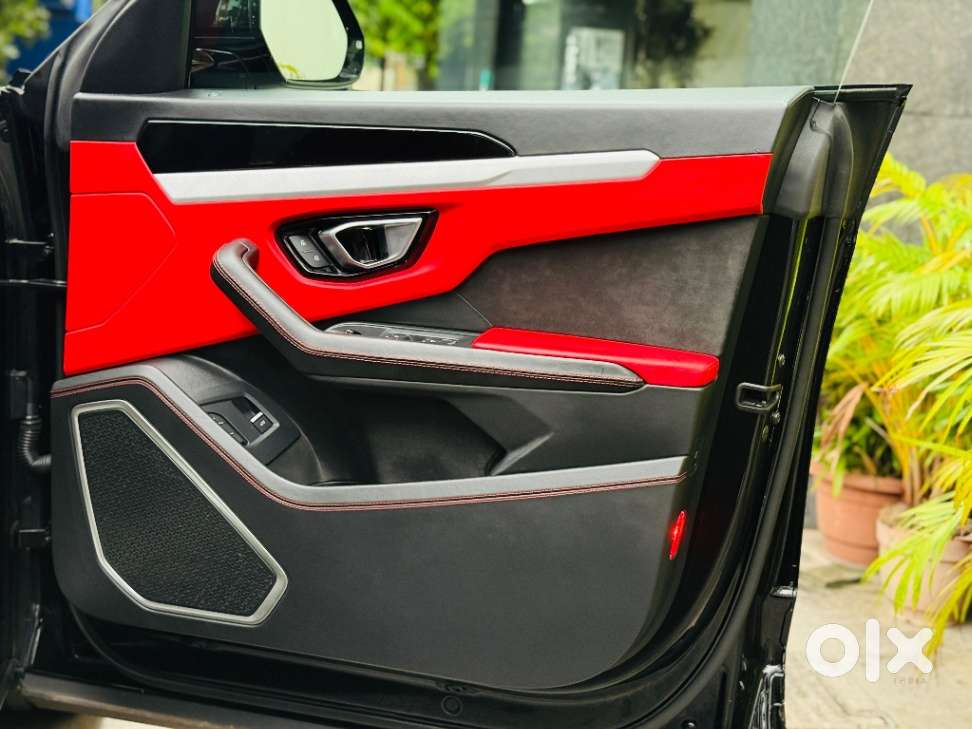 Lamborghini Urus V8, 2021, Petrol