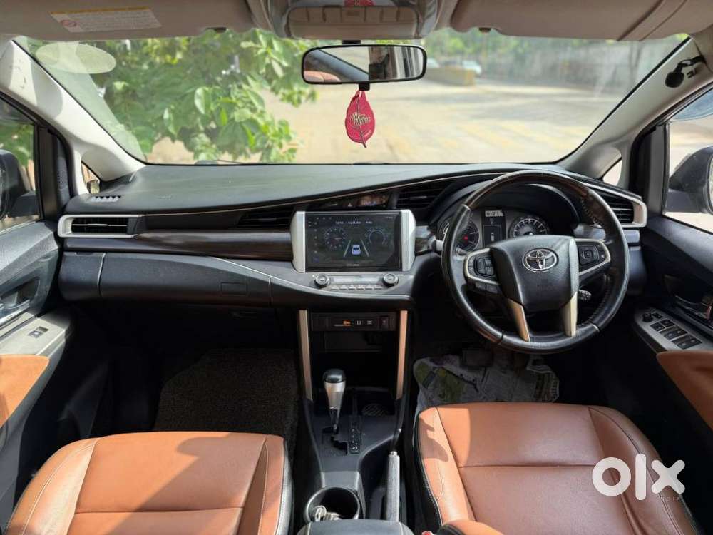 Toyota Innova Crysta 2.8 Zx At 7 Seater, 2017, Diesel