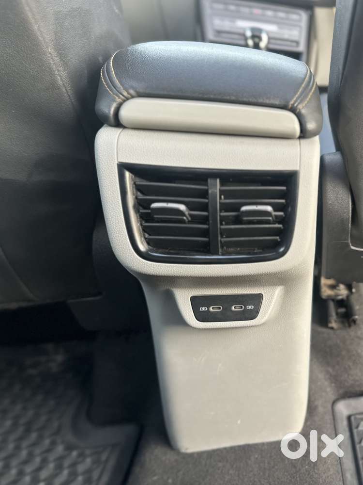 Skoda Karoq 1.5 Style At, 2022, Petrol