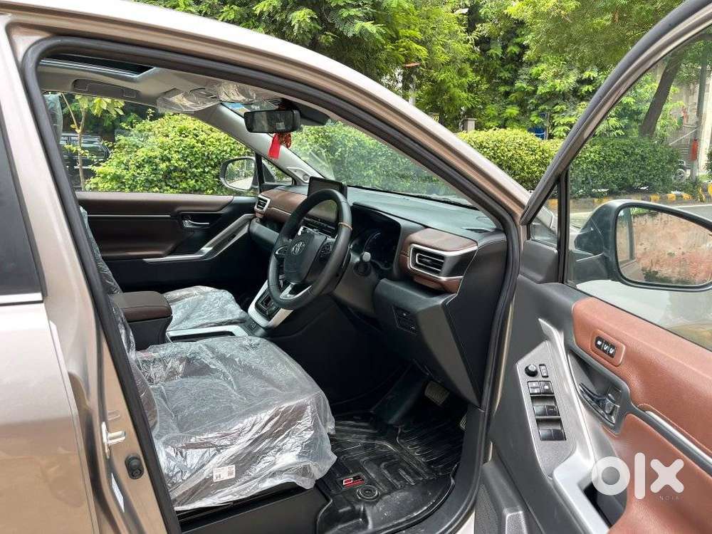 Toyota Innova Hycross 2.0 Zx (o) Hybrid 7 Str, 2025, Electric