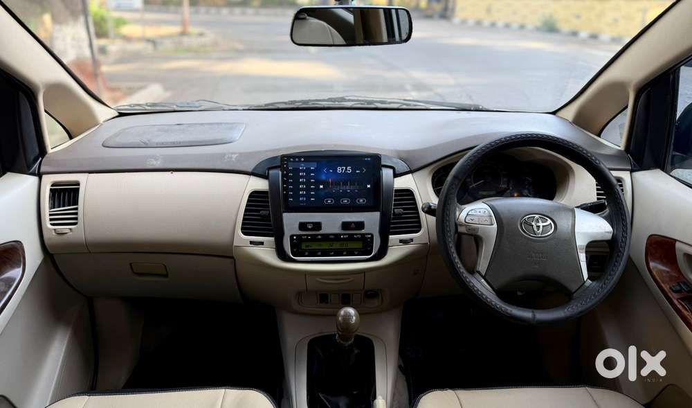 Toyota Innova 2.5 Vx 8 Seater Bs Iv, 2013, Diesel