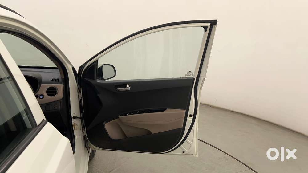 Hyundai Grand I10 1.2 Kappa Asta At Vtvt, 2015, Petrol