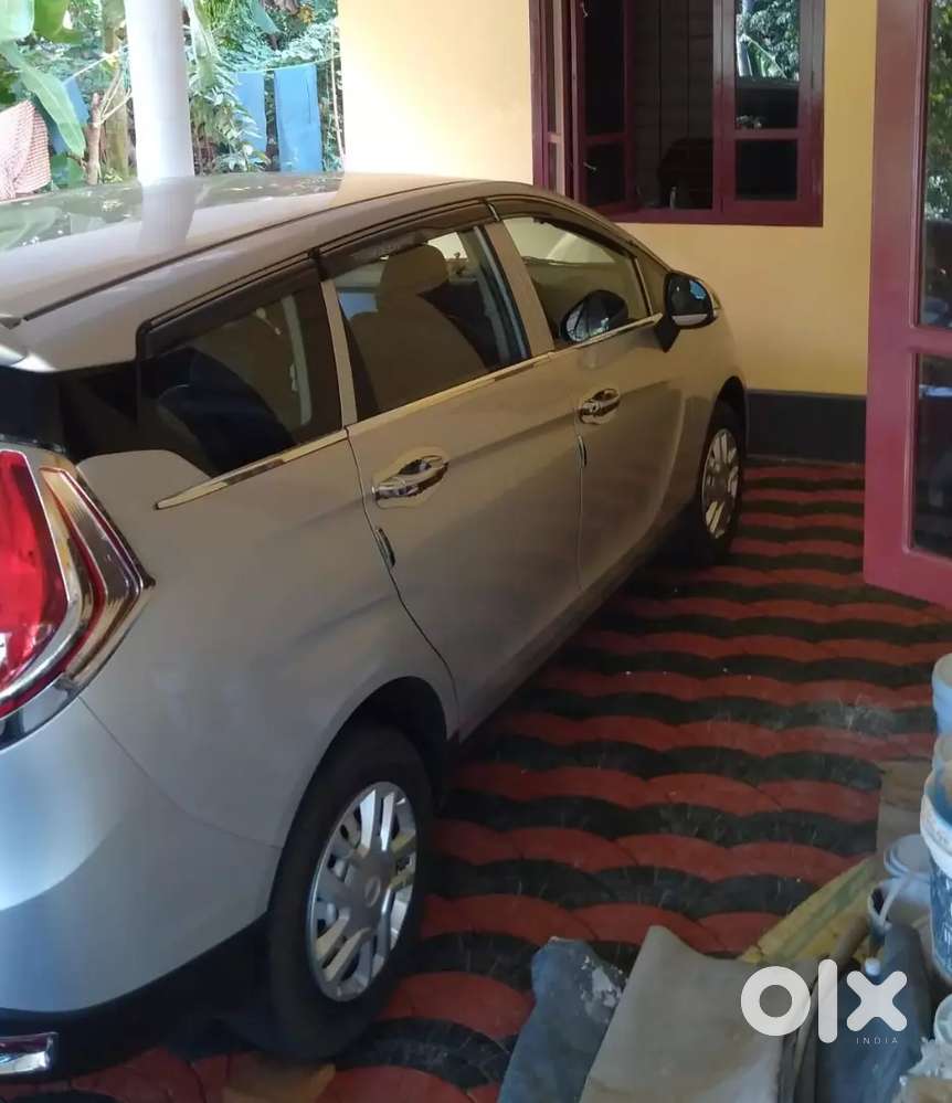 Mahindra Marazzo 1.5 2019