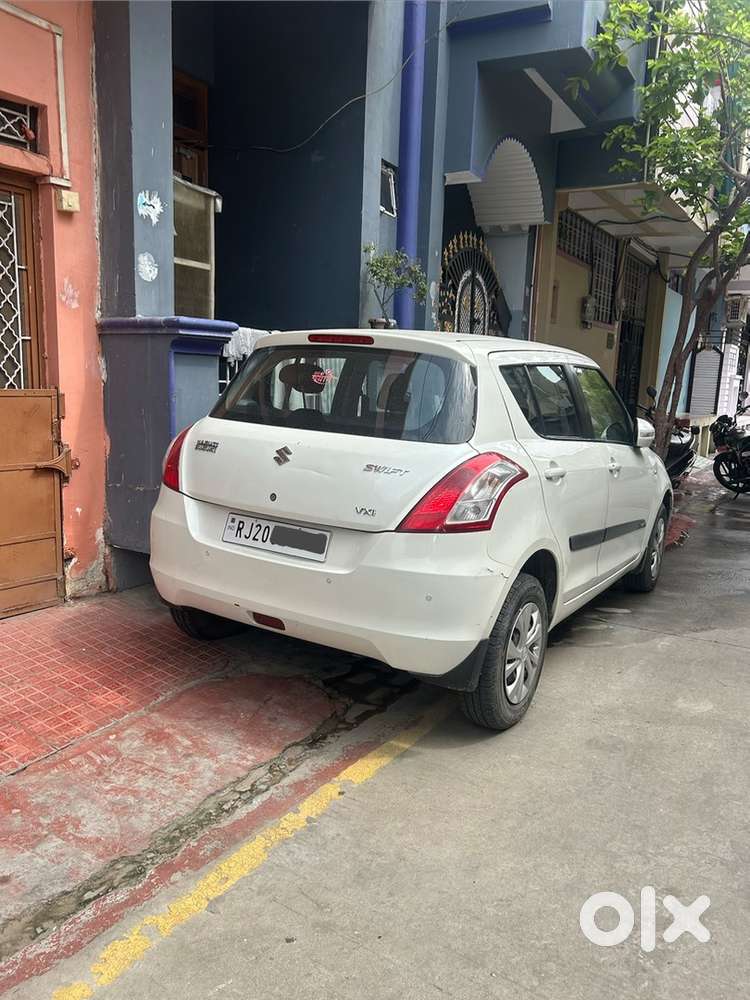 Maruti Suzuki Swift Vxi (2017)