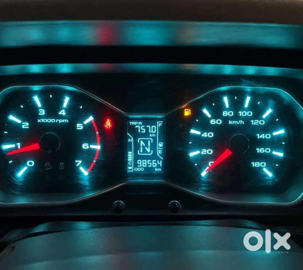 Mahindra Scorpio 2.2 S8 2017