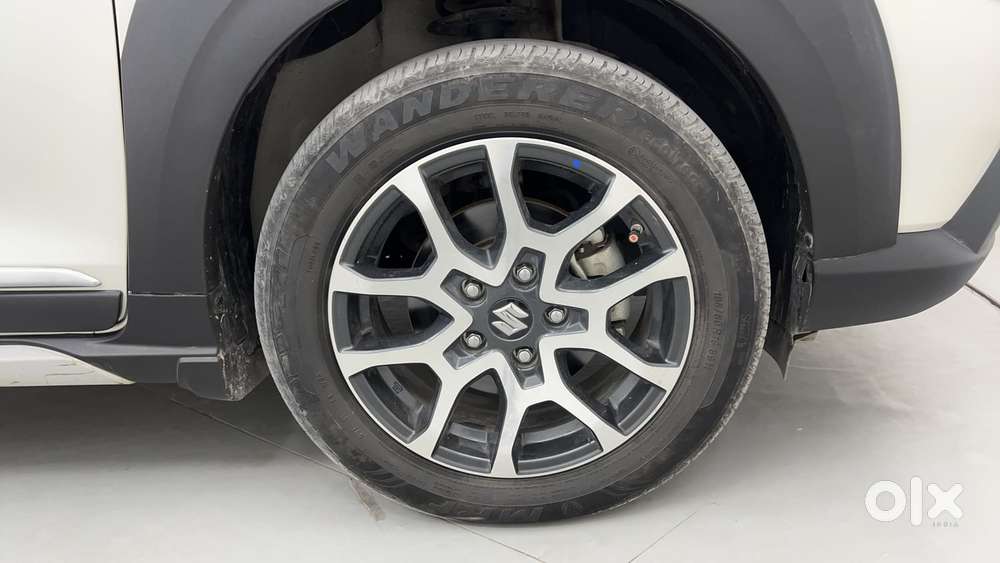 Maruti Suzuki Xl6 1.5 Alpha Plus At, 2022, Petrol