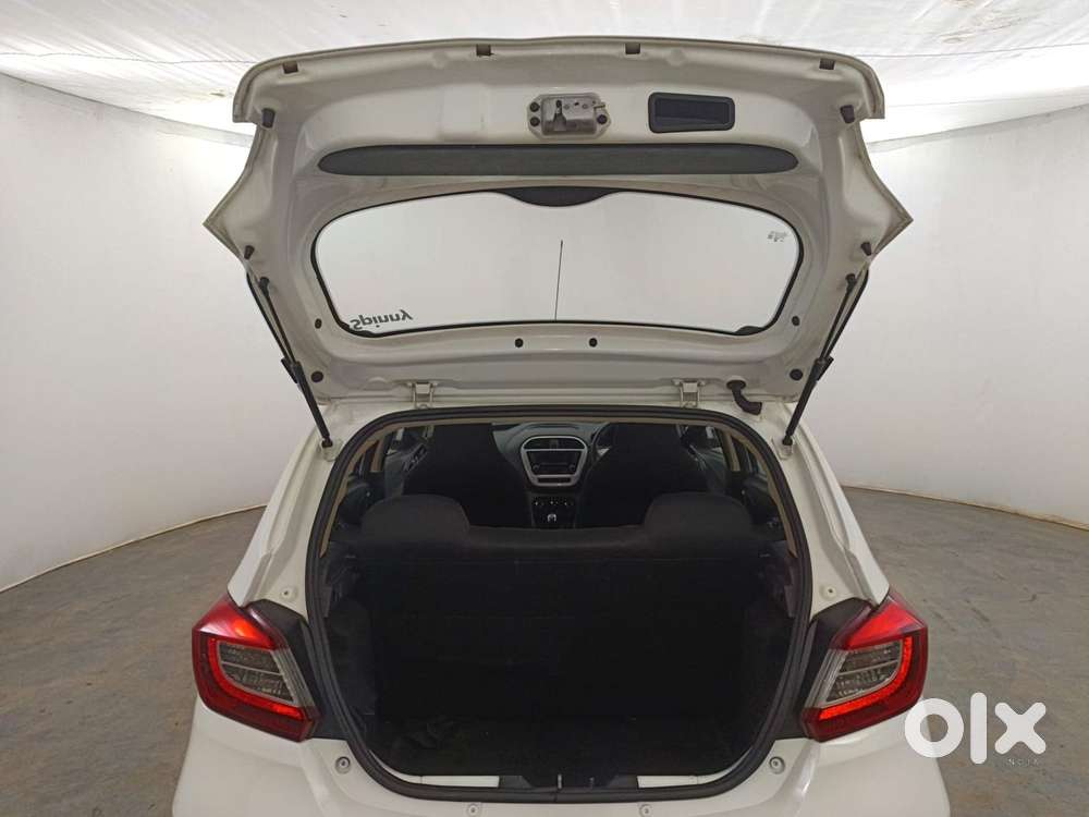 Tata Tiago 1.2 Revotron Xt, 2016, Petrol