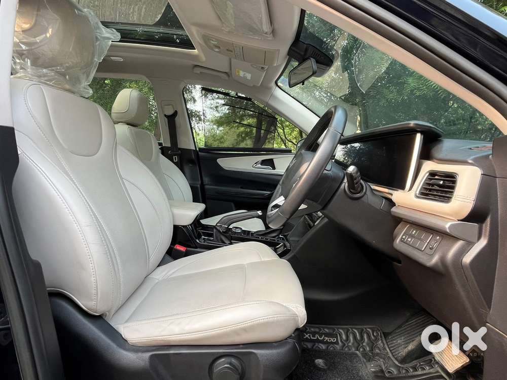Mahindra Xuv700 2.0 Ax 7 Petrol At Str, 2024, Petrol