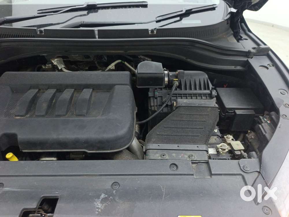 Mahindra Xuv700 2.2 Ax 7 Diesel Mt Luxury Pack Str, 2023, Diesel