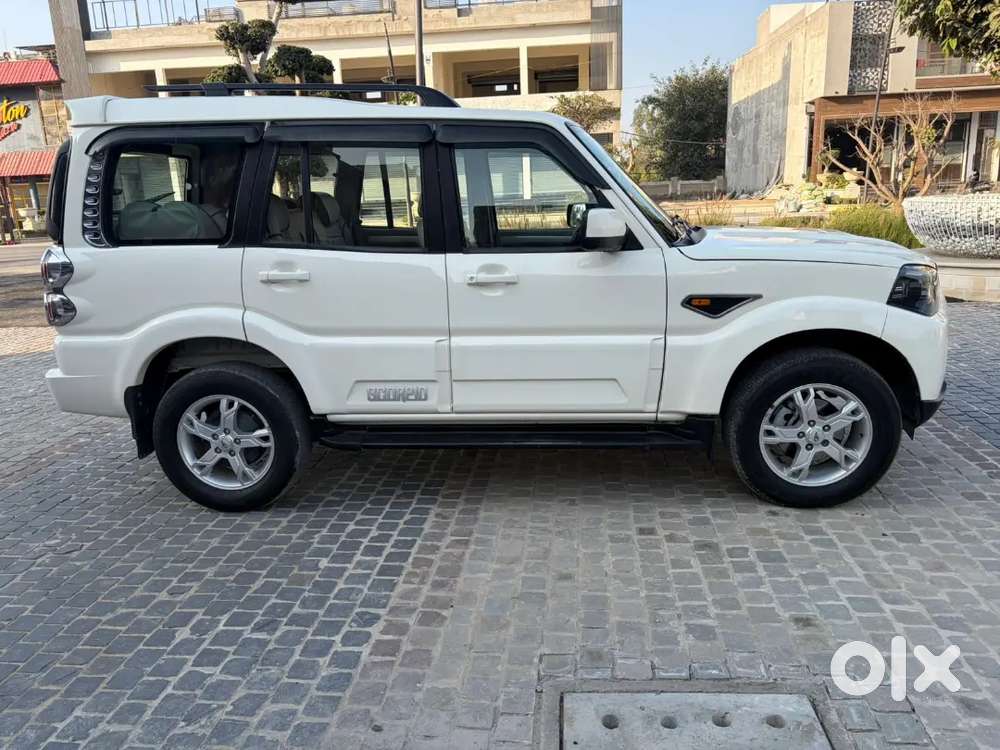 Mahindra Scorpio Classic 2016 Diesel 92000 Km Driven