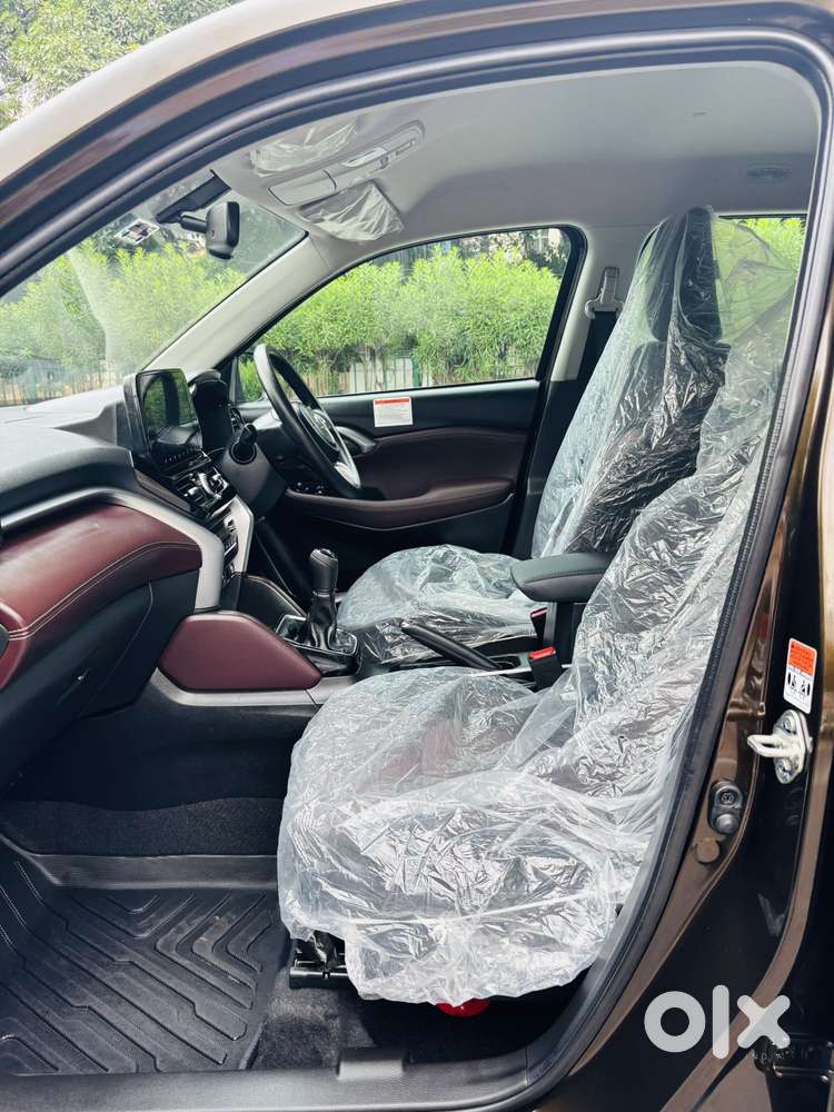 Maruti Suzuki Grand Vitara 1.5 Zeta Cng, 2025, Cng & Hybrids