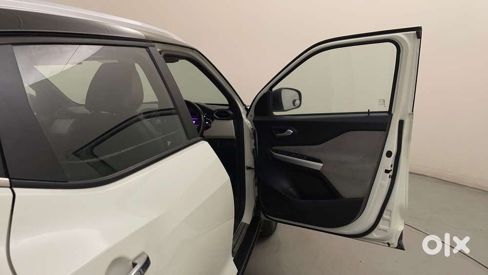 Nissan Magnite 1.0 Xv Dual Tone, 2021, Petrol