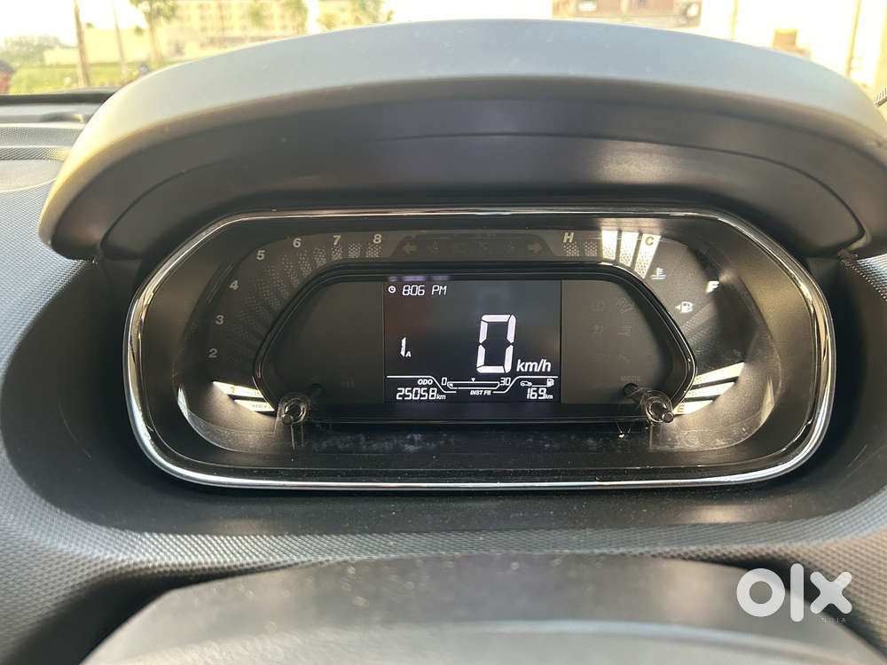Tata Tiago 1.2 Revotron Xza, 2023, Petrol