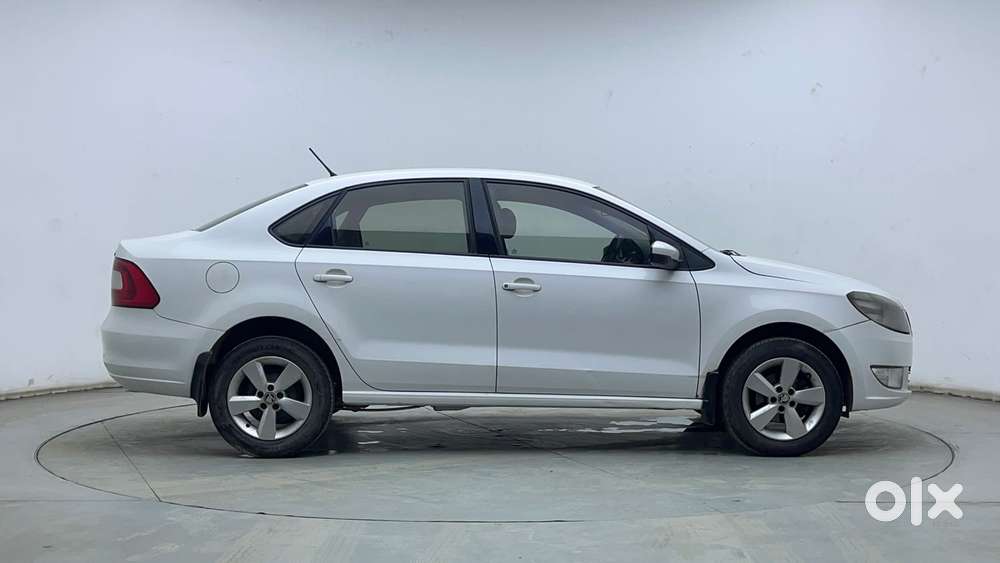 Skoda Rapid [ ] 1.5 Style Plus Tdi At, 2016, Diesel