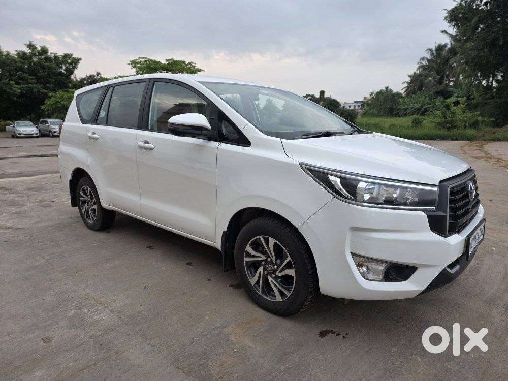 Toyota Innova Crysta 2.4 G Mt 8s, 2023, Diesel