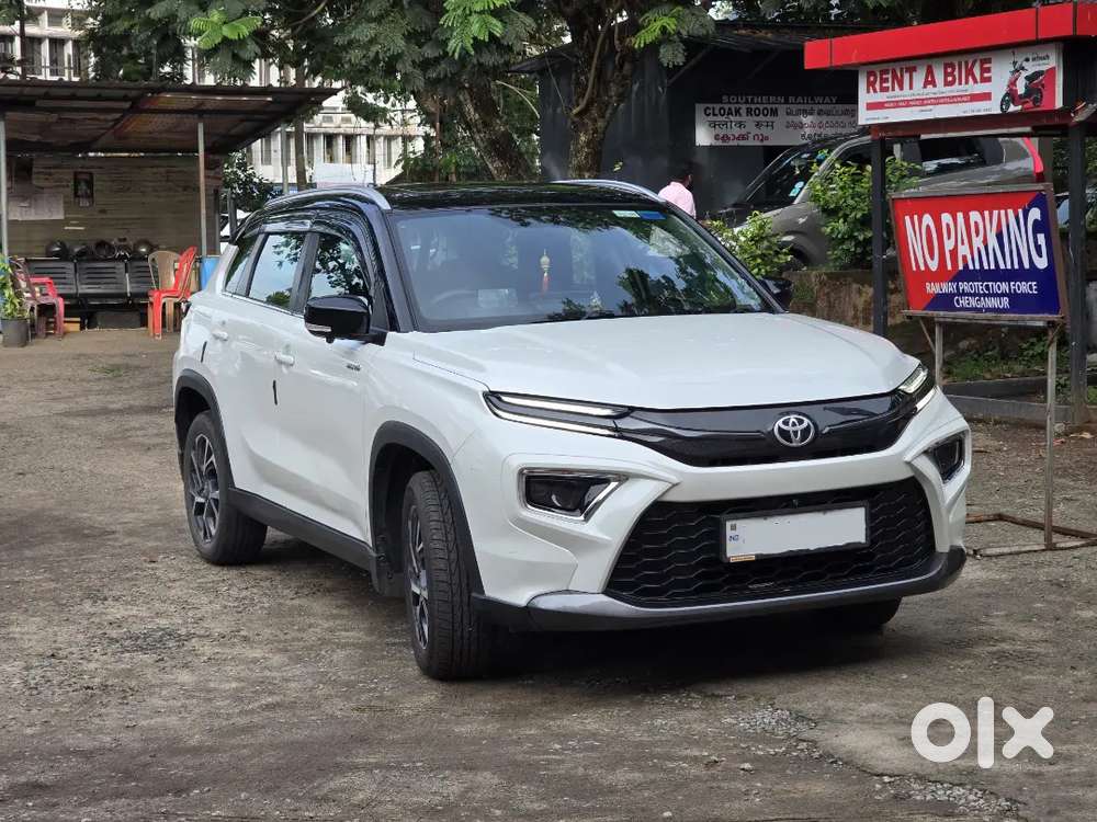 Toyota Urban Cruiser 2023 Hybrid First-owner