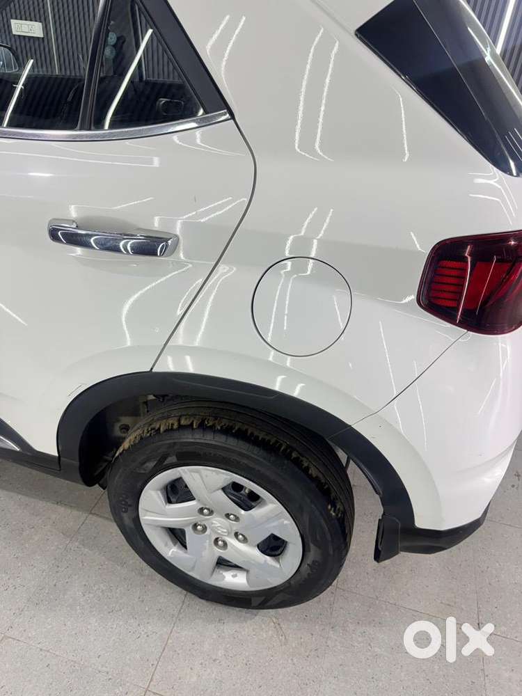 Hyundai Venue 2022 Petrol Well Maintained