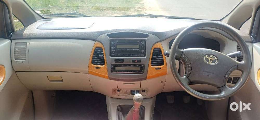 Toyota Innova 2.5 V 7 Str, 2011, Diesel