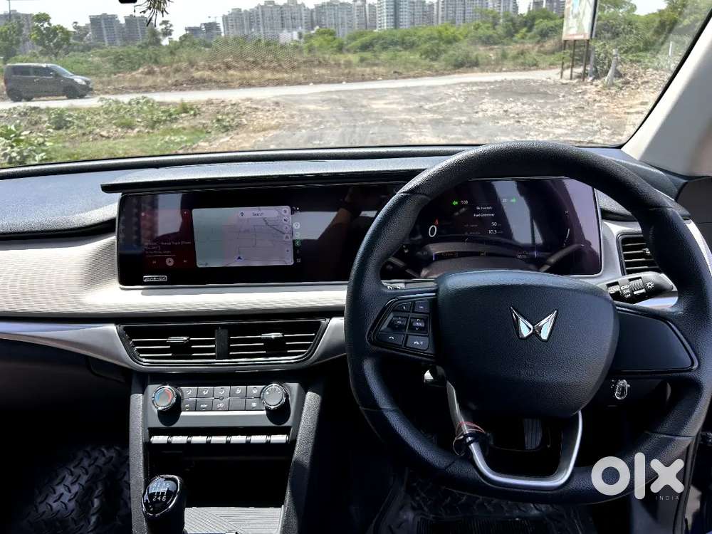 Mahindra Xuv700 Ax5 Diesel Manual 5 Seater