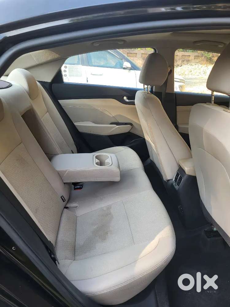 Hyundai Verna 1.5 Mpi Sx (phantom Black)