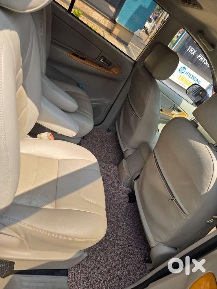 Toyota Innova 2.5 V 7 Str, 2010, Diesel