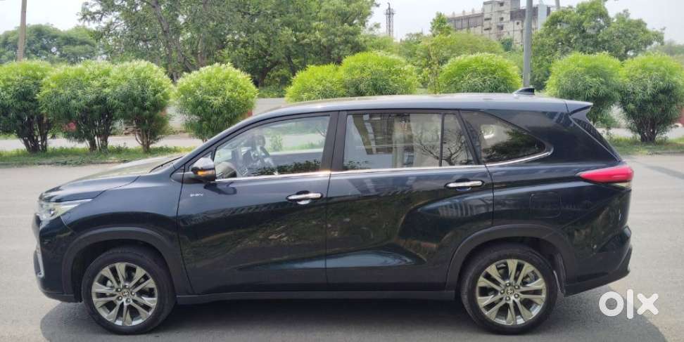 Toyota Innova Hycross Zx(o), 2025, Petrol