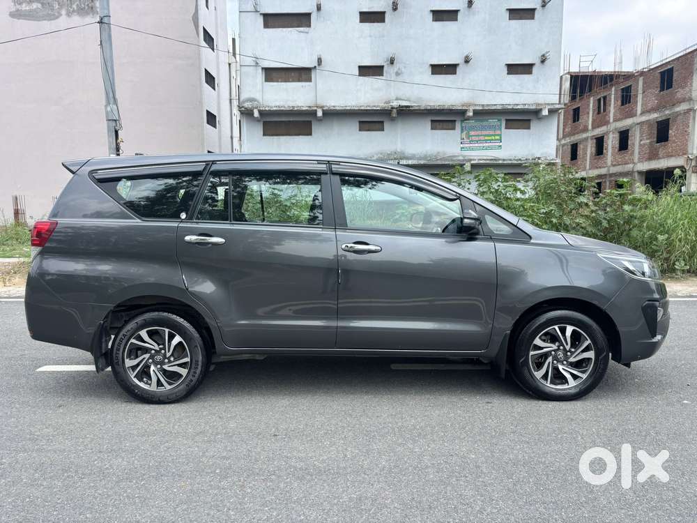 Toyota Innova Crysta 2.4 Gx Limited Edition At 7 Str, 2022, Diesel