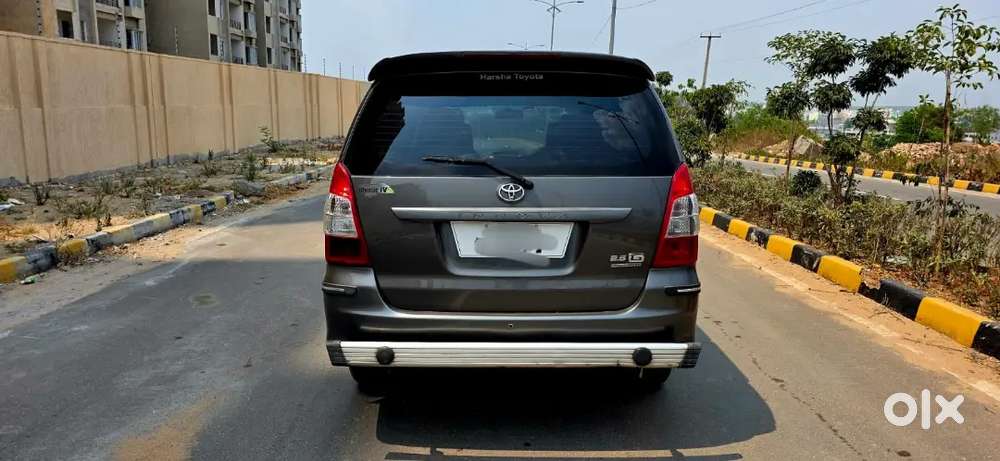 Toyota Innova 2012