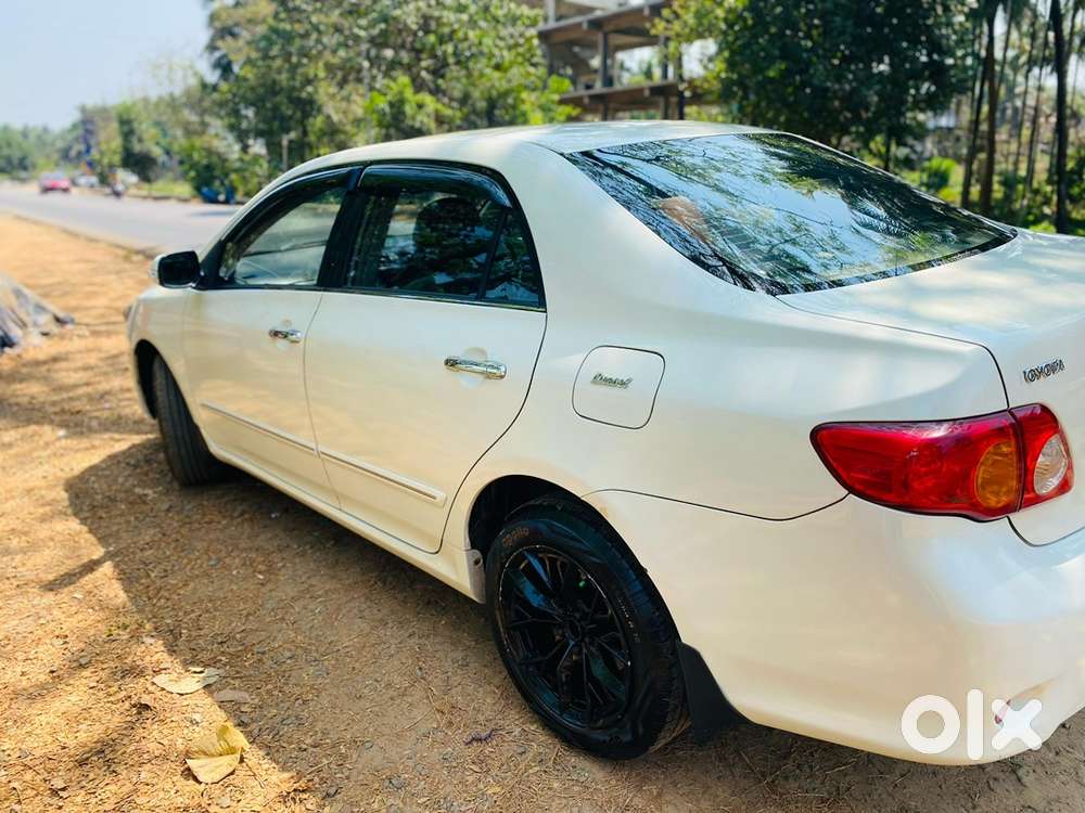 Toyota Corolla Altis 2011