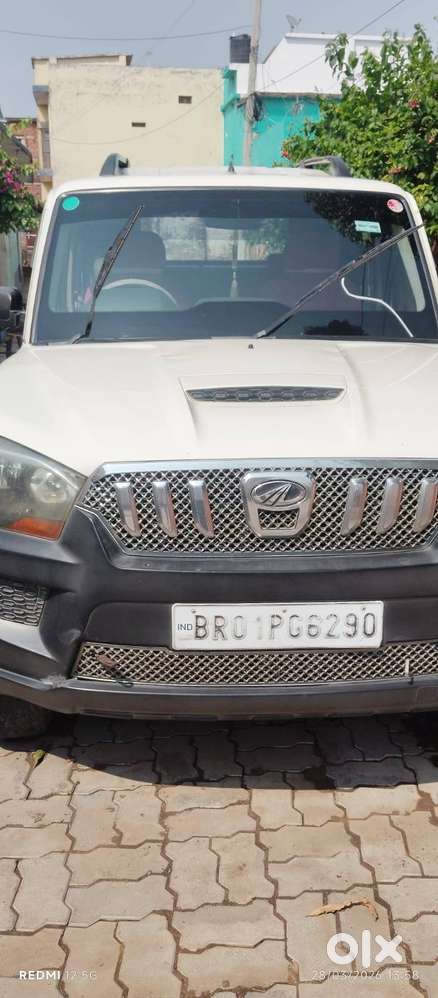 White Colour Good And Well Maintain Sigle Hand Used