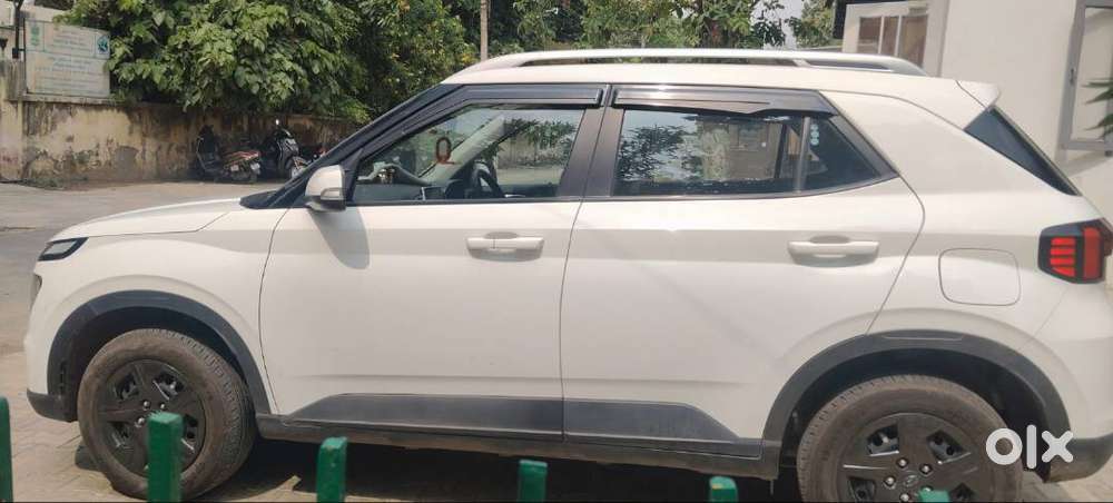 Selling My Hyundai Venu Splus Diesel 10 Month Old Old
