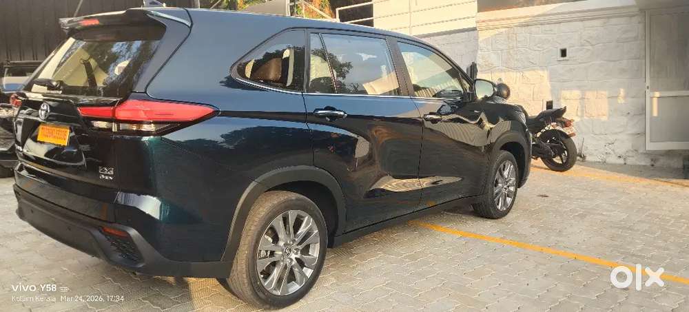 Toyota Innova Hycross 2026