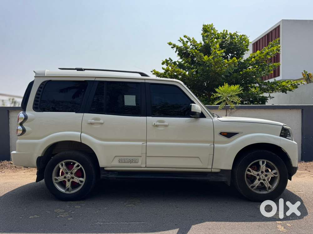 Mahindra Scorpio S10 8 Seater, 2017, Diesel