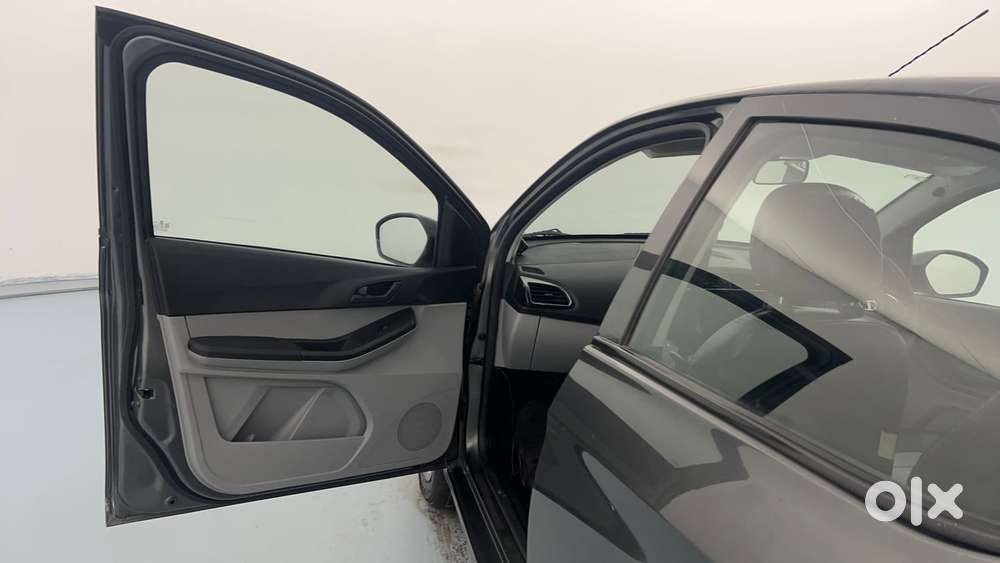 Tata Tiago 1.05 Revotorq Xt Option, 2023, Petrol