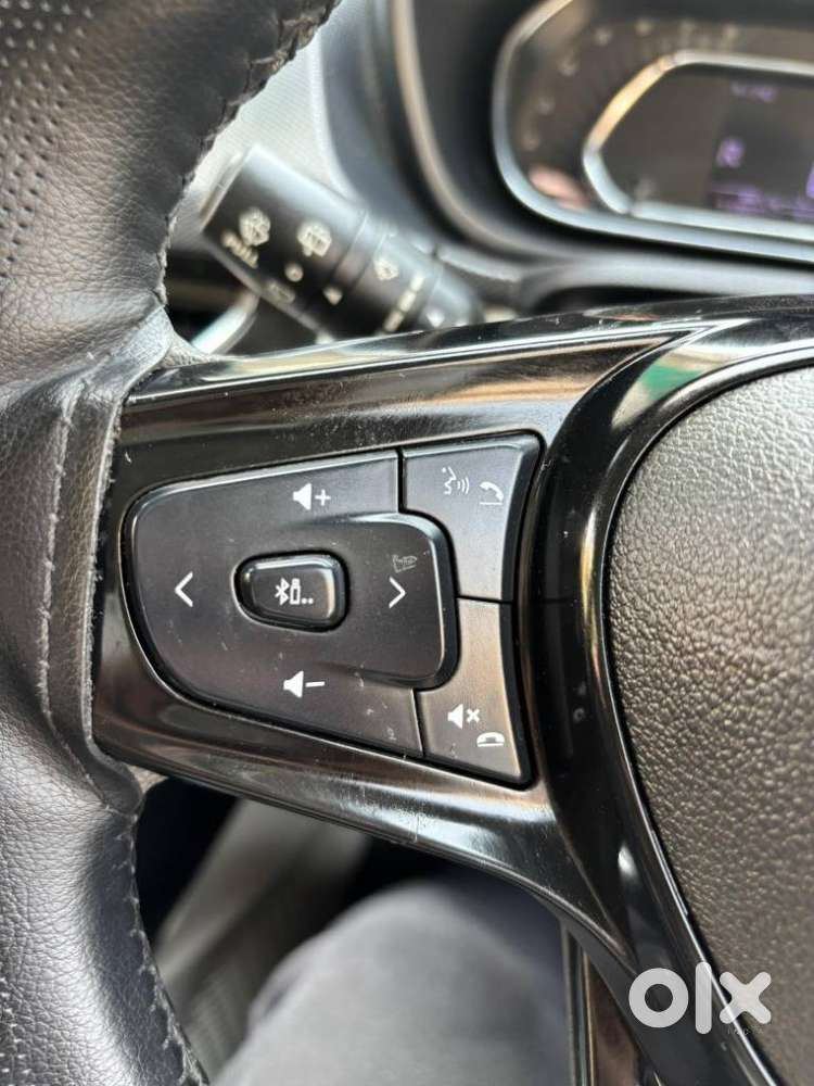 Tata Nexon, 2022, Petrol