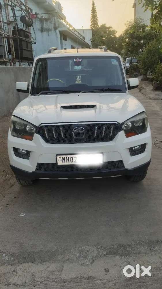 Mahindra Scorpio S10